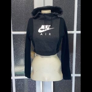 Cropped Nike hoodie